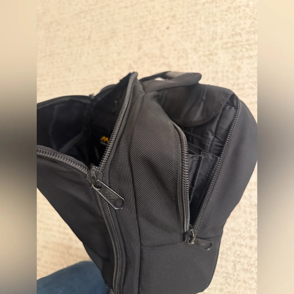 Brenthaven Black Shoulder Travel Laptop Bag with luggage strap Y2K, office